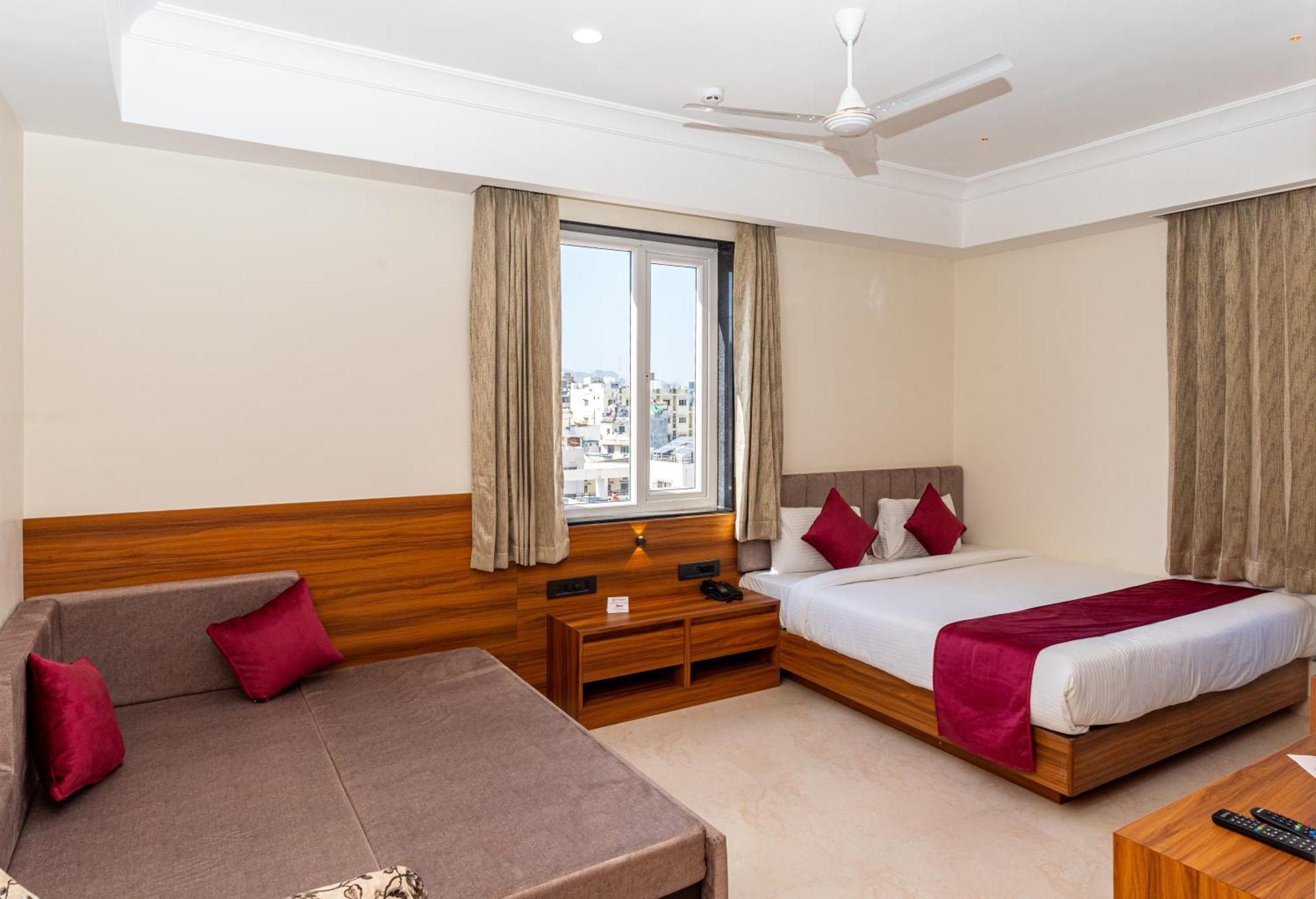 Raghunandan Palace - A Premier Boutique Stay, City Center & 500 Meters From City Railway Station Udaipur Exterior photo